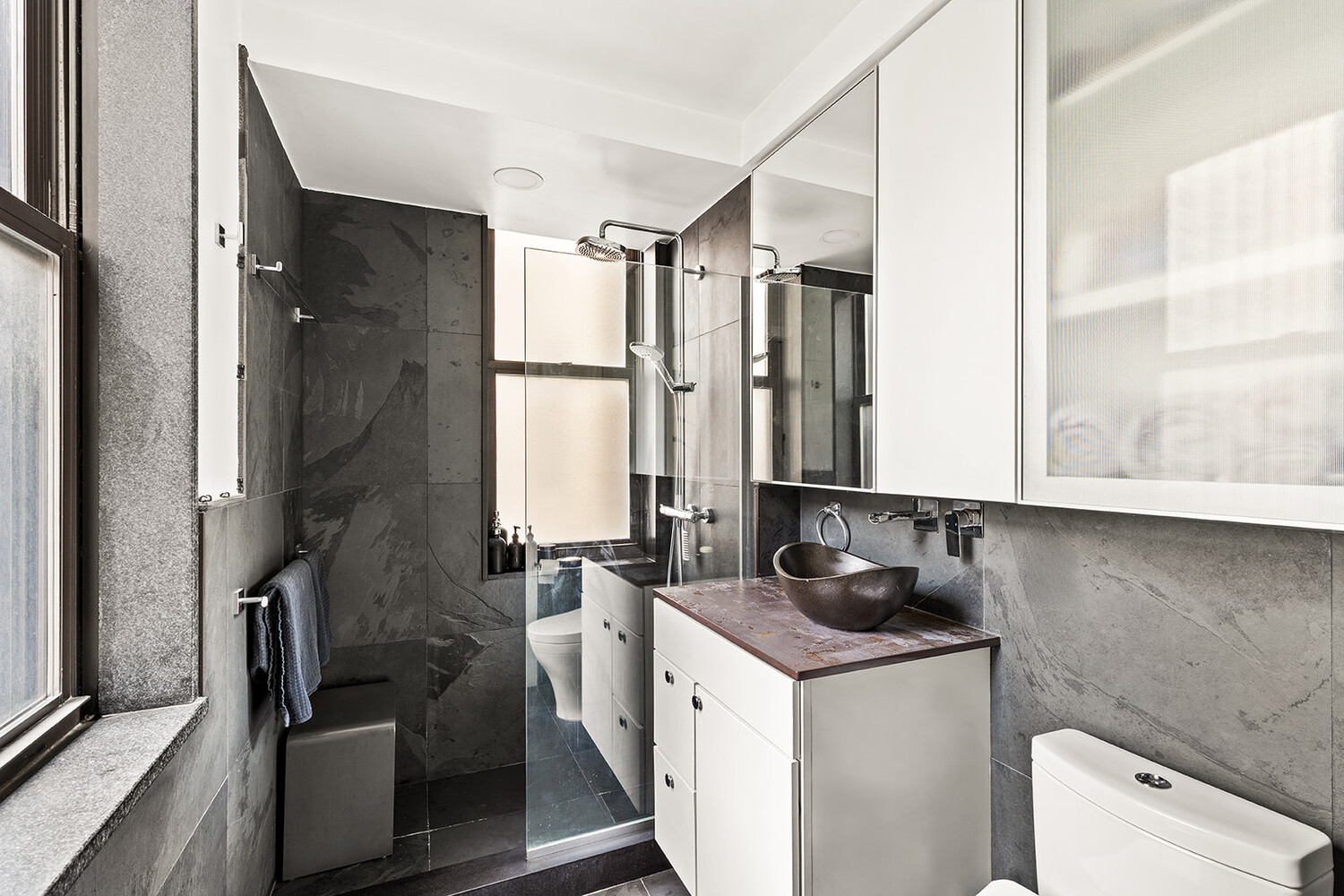 56 PINE Street 15/A