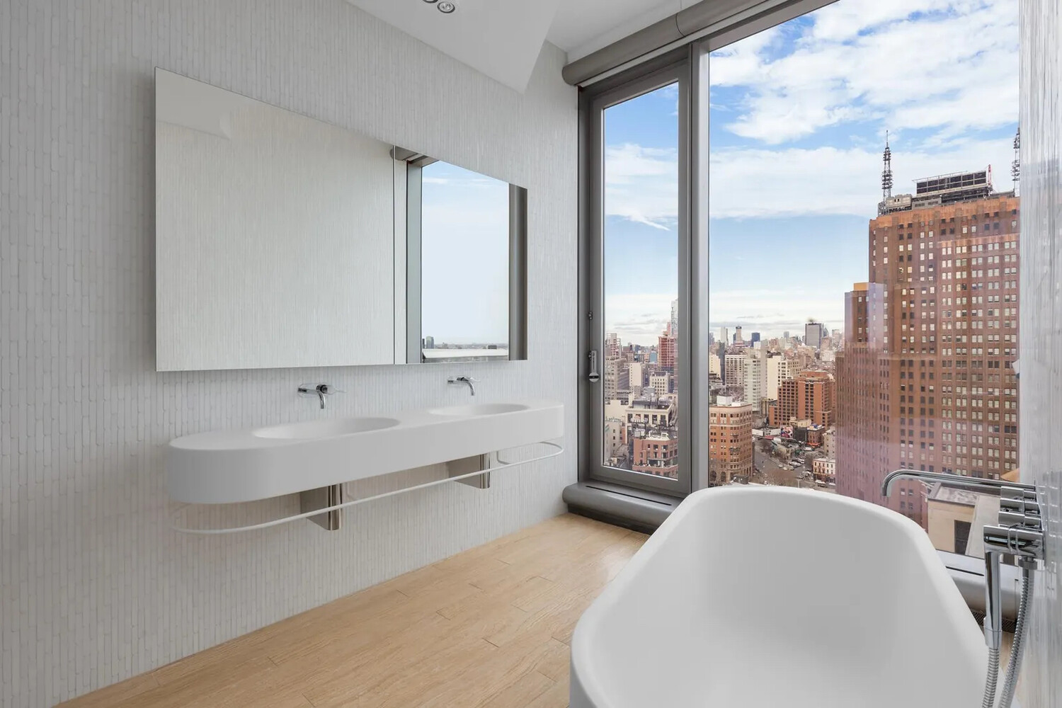 56 LEONARD Street 22AE