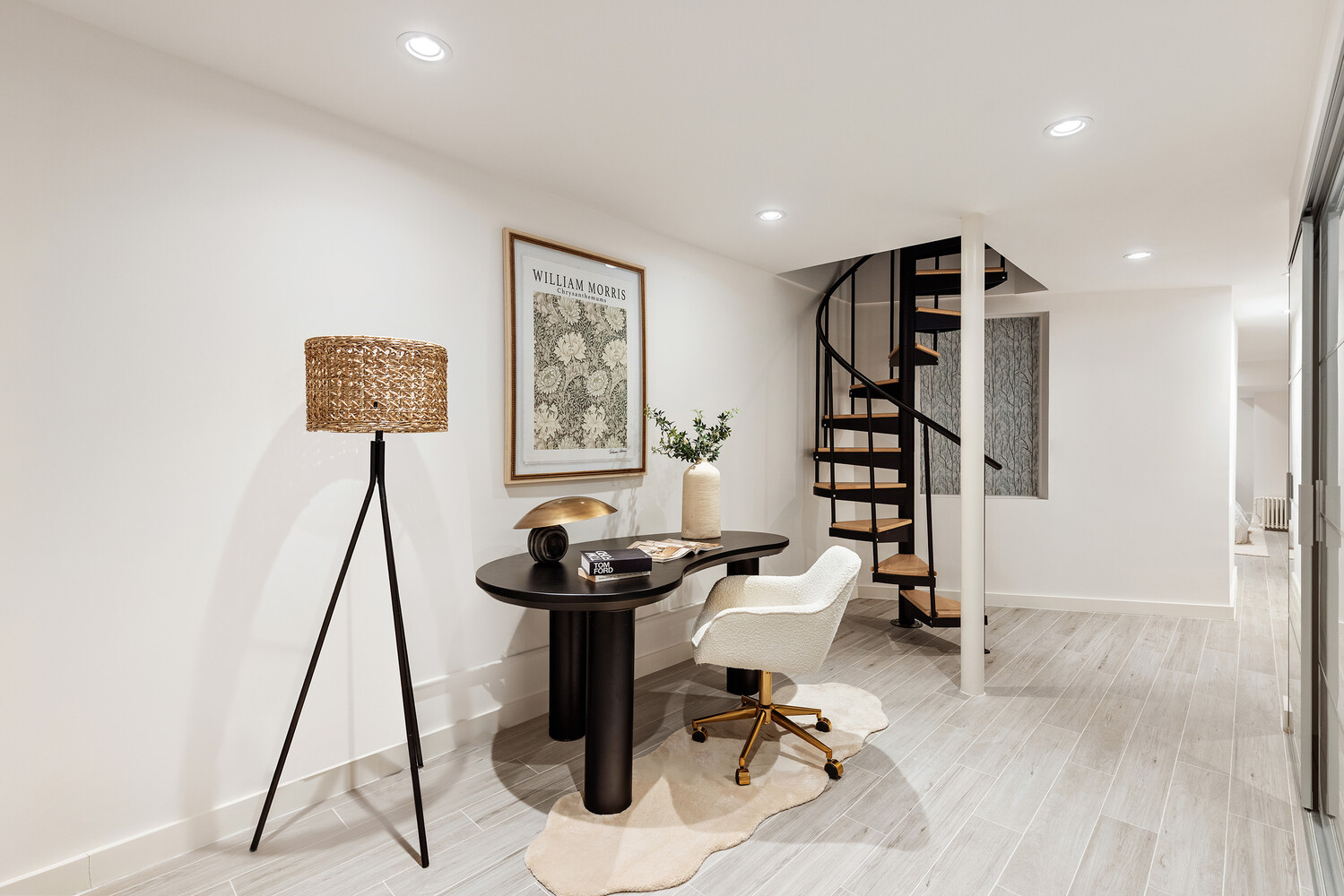 214 W 16TH Street 1W