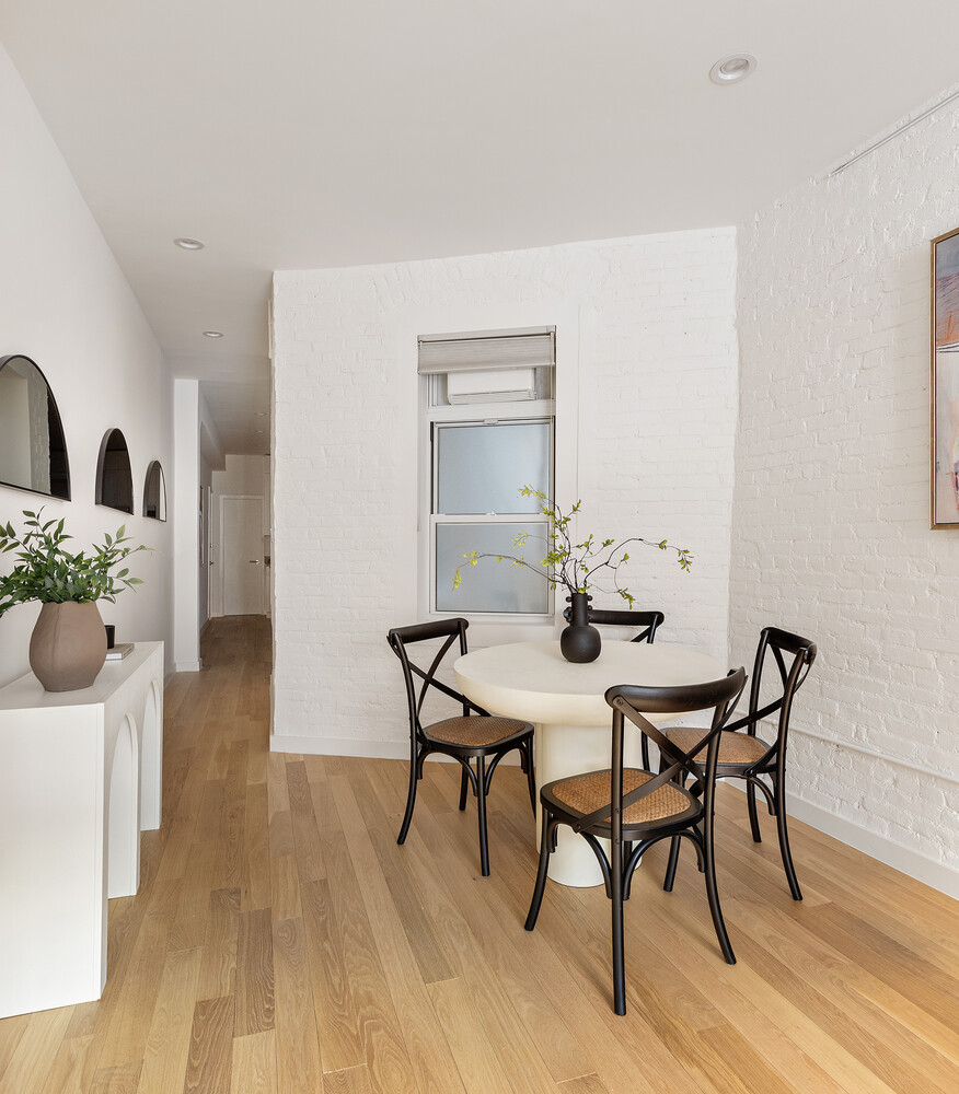 214 W 16TH Street 1W