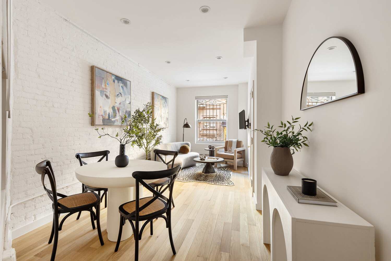 214 W 16TH Street 1W