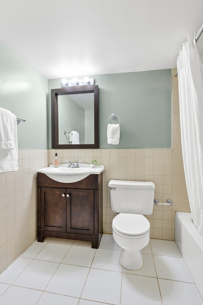 536 W 43RD Street 1B