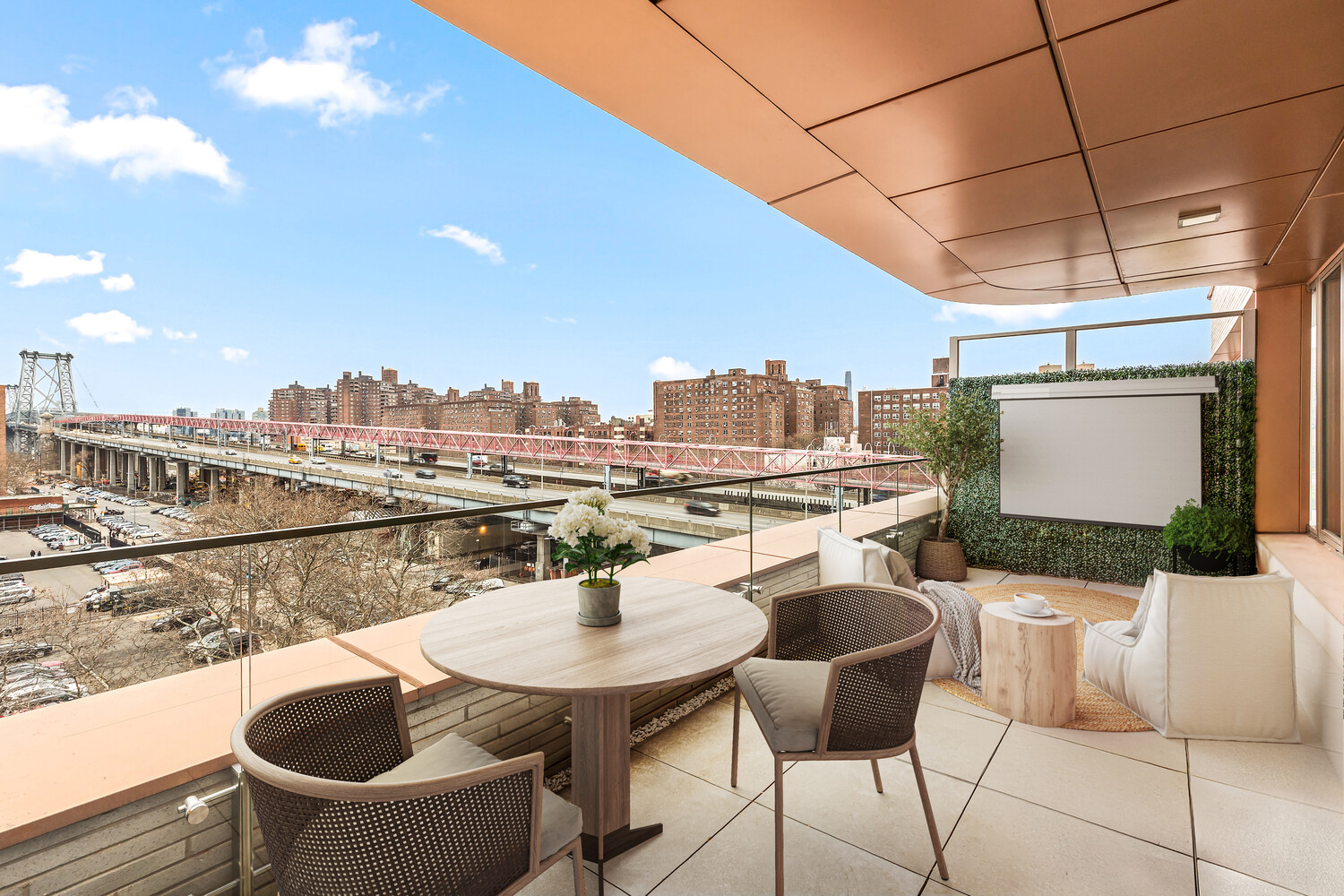 208 DELANCEY Street 7/B