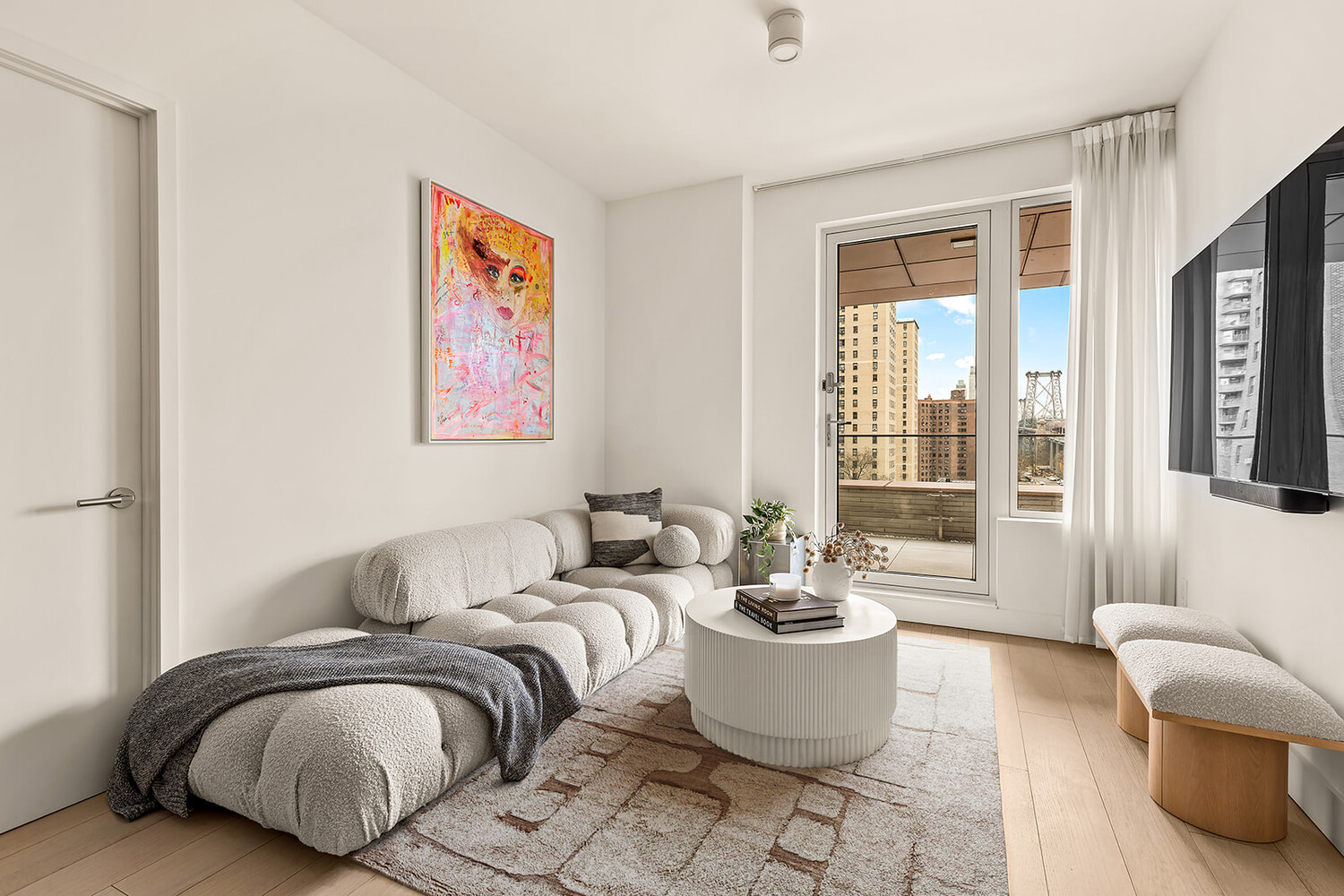 208 DELANCEY Street 7/B