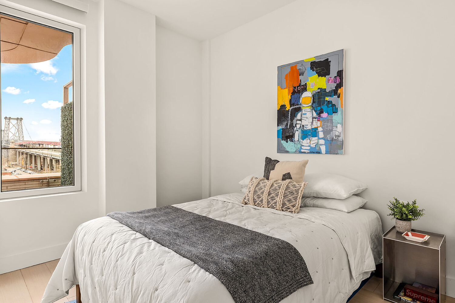 208 DELANCEY Street 7/B