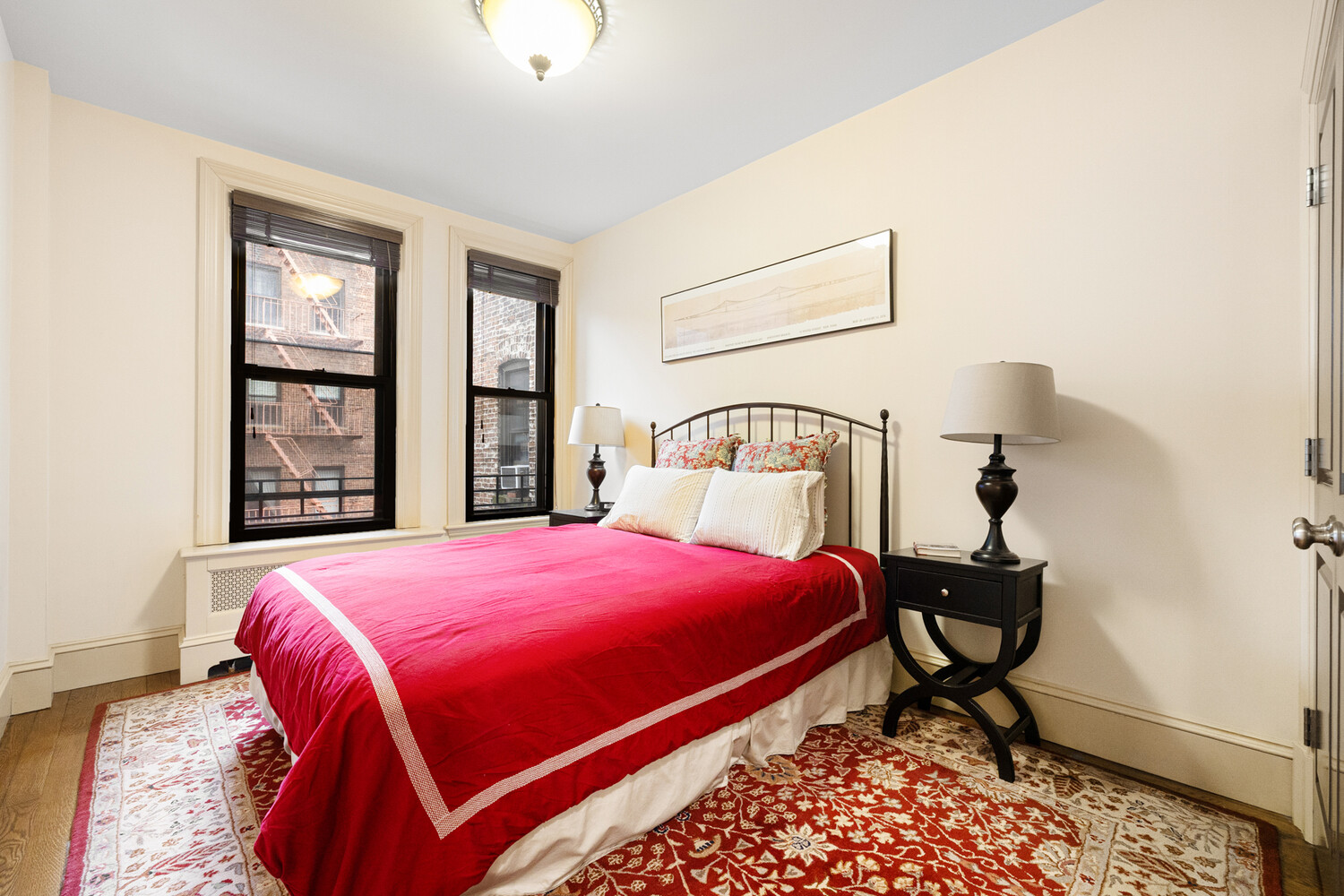 69 PINEAPPLE Street 6