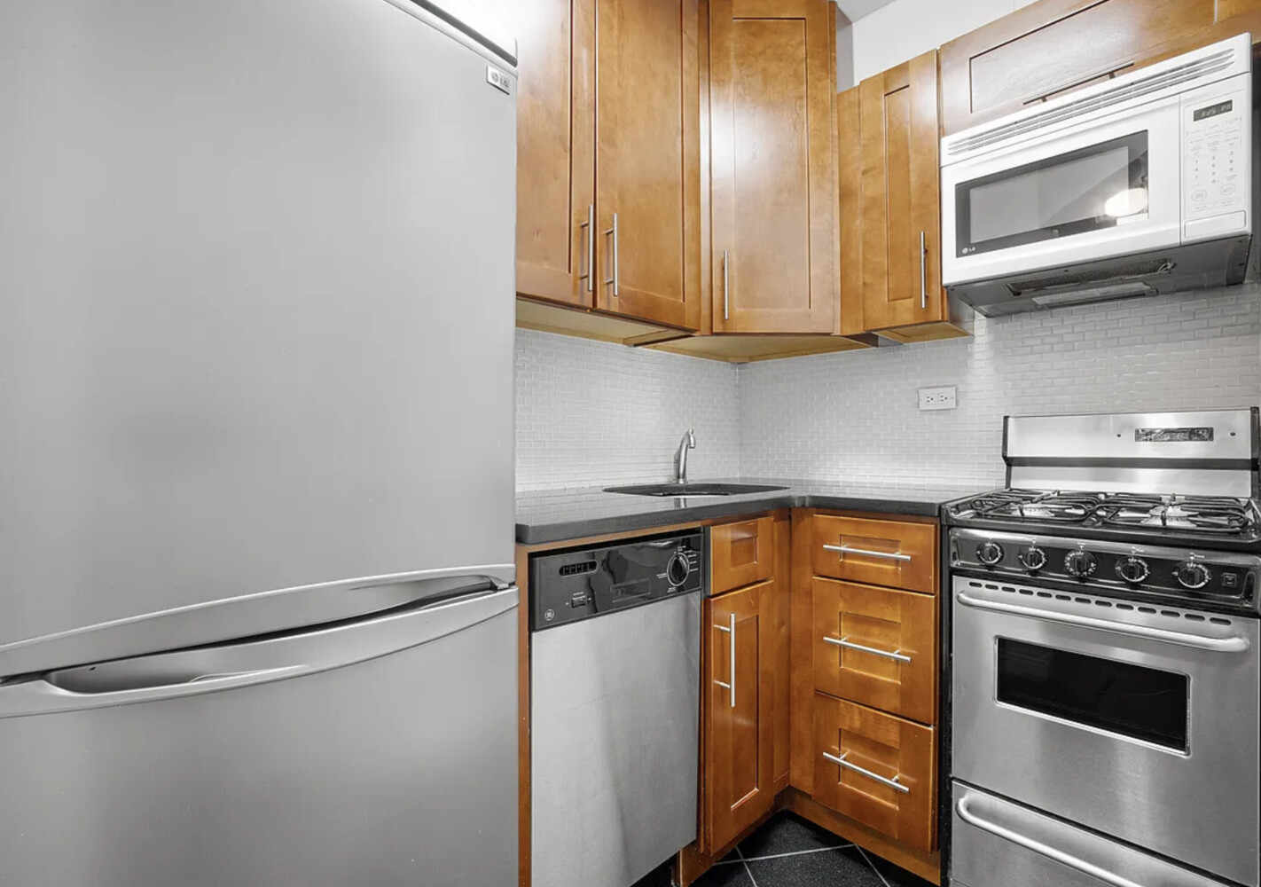 171 W 73RD Street 9