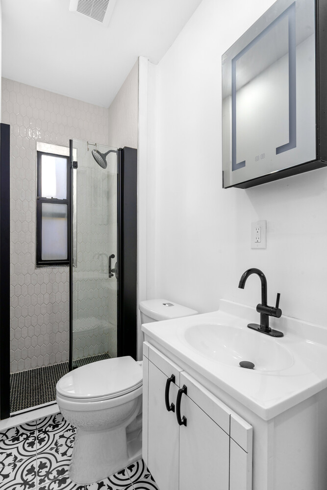 309 E HOUSTON Street 4E