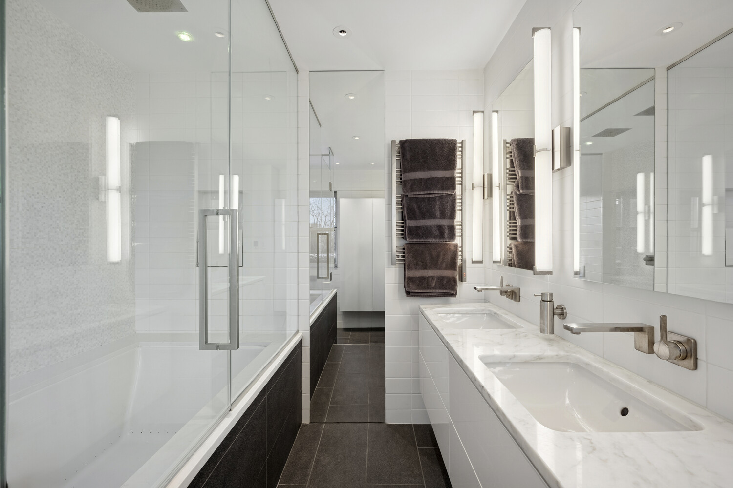 2 5TH Avenue 14R