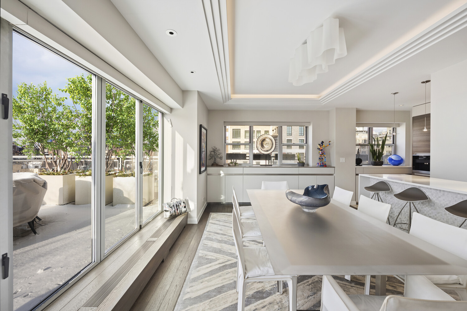 2 5TH Avenue 14R