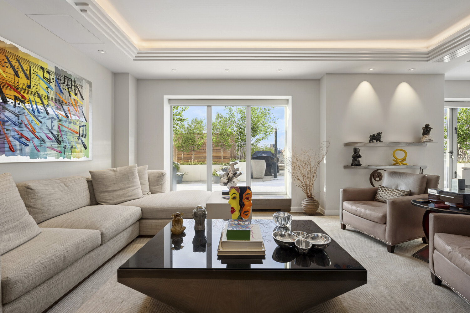 2 5TH Avenue 14R