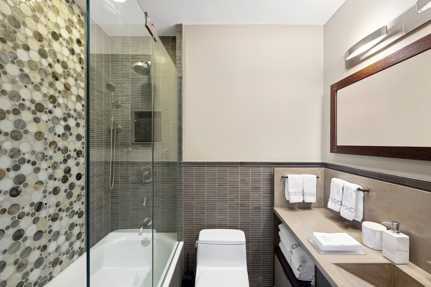 2 5TH Avenue 14R