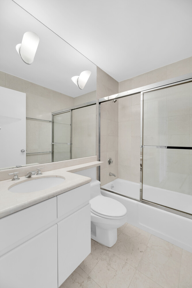 270 W 17TH Street 18D