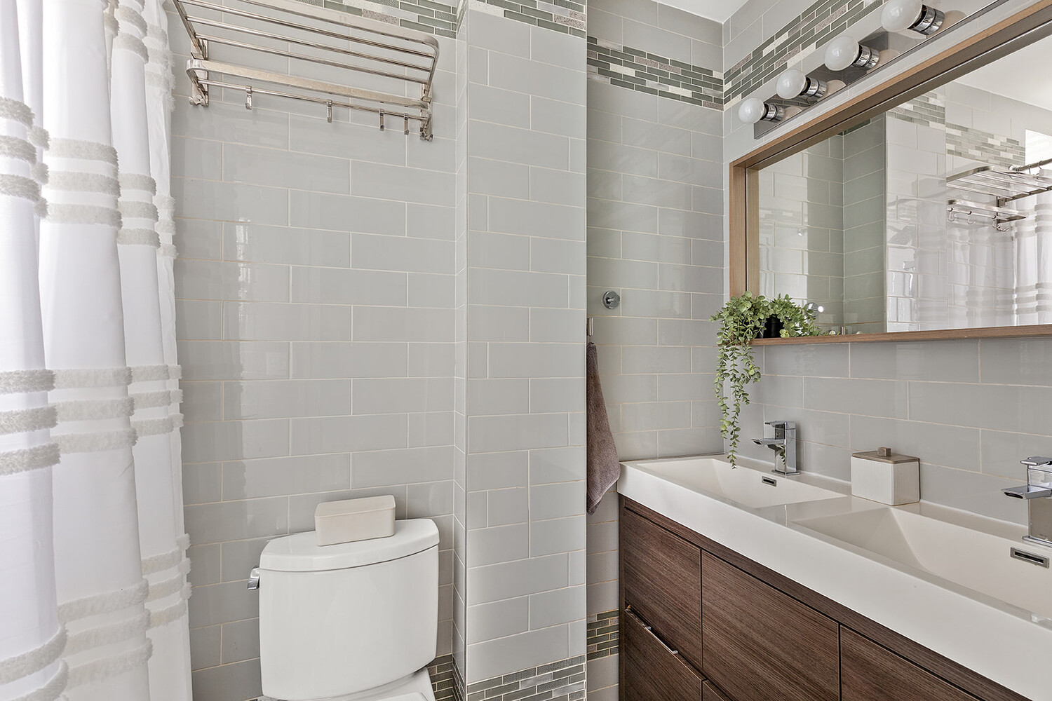 378 7TH Street 4R