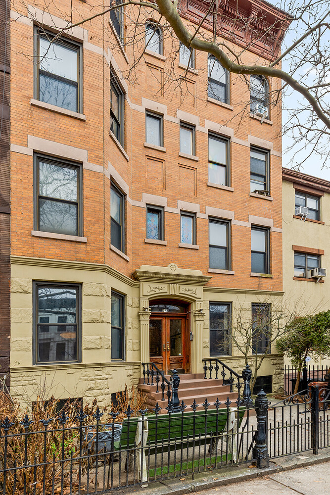 378 7TH Street 4R
