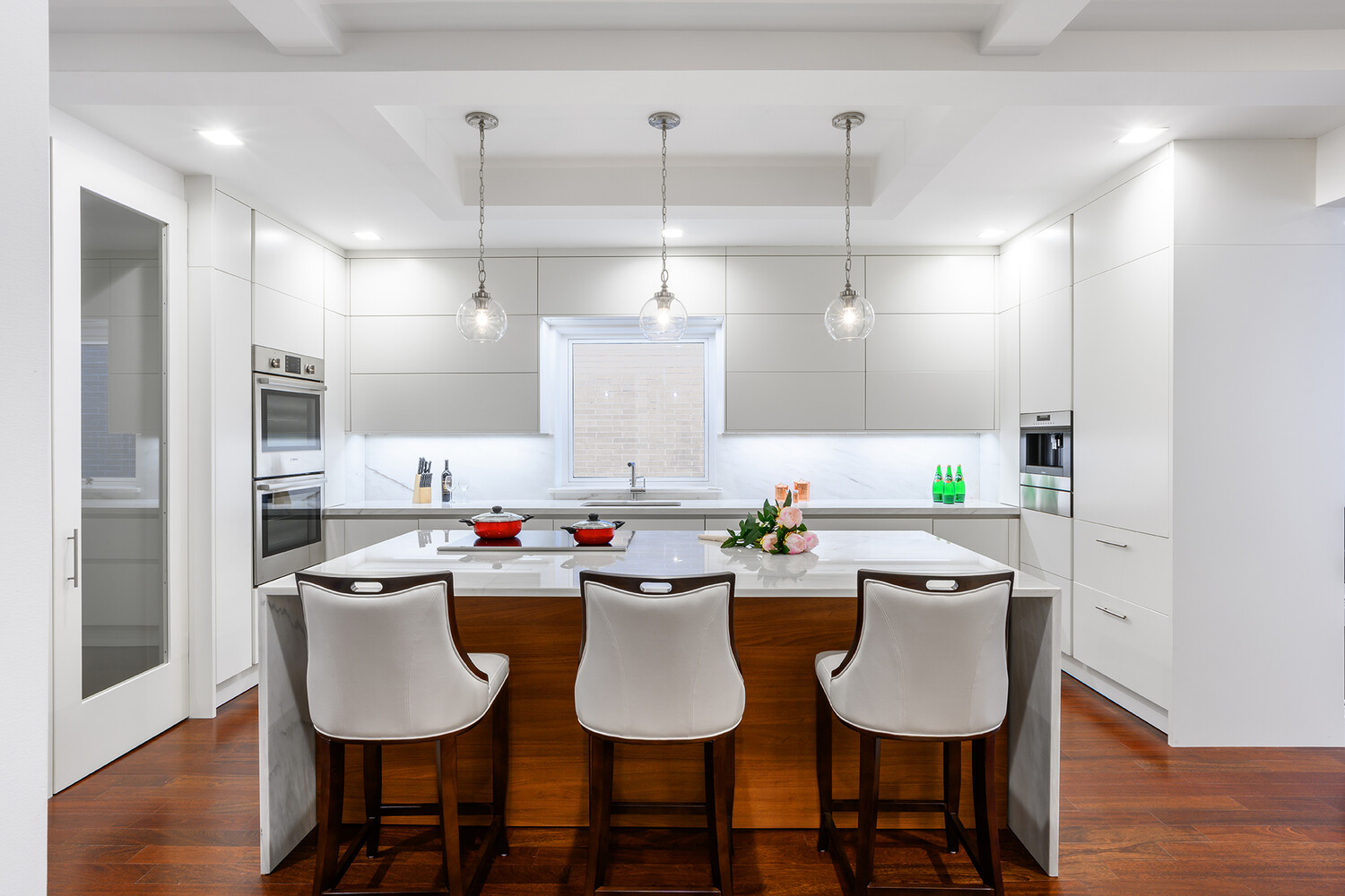 300 SPRING Street 6/7A
