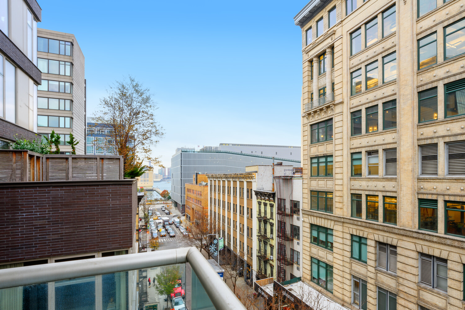 300 SPRING Street 6/7A