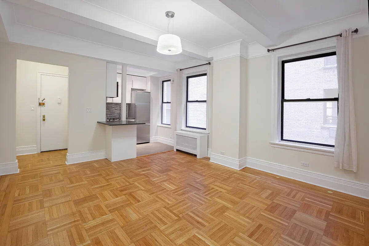 467 CENTRAL Park W 6G