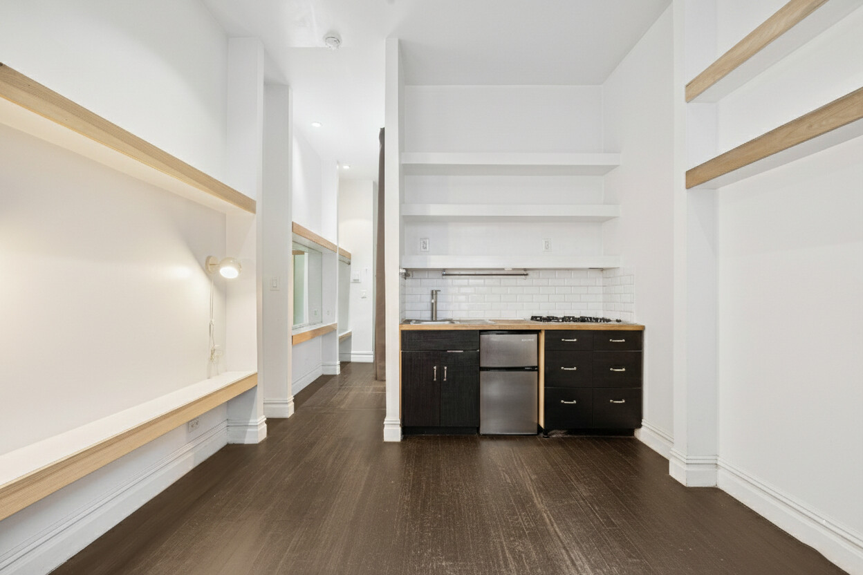212 E 13TH Street APT1C