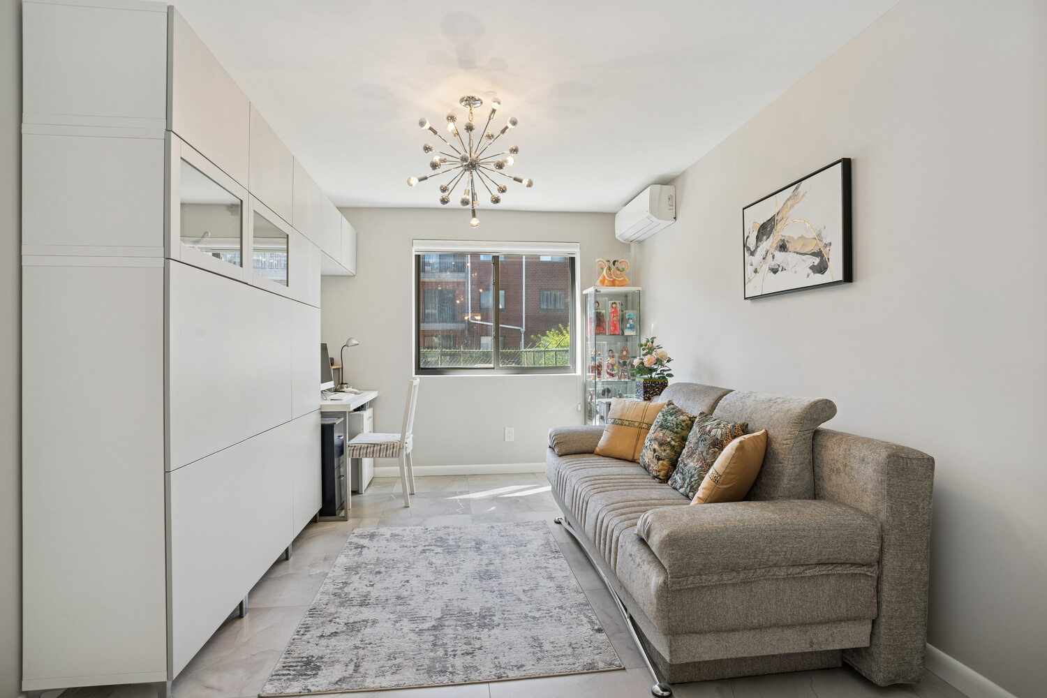 2812 E 27TH Street 204