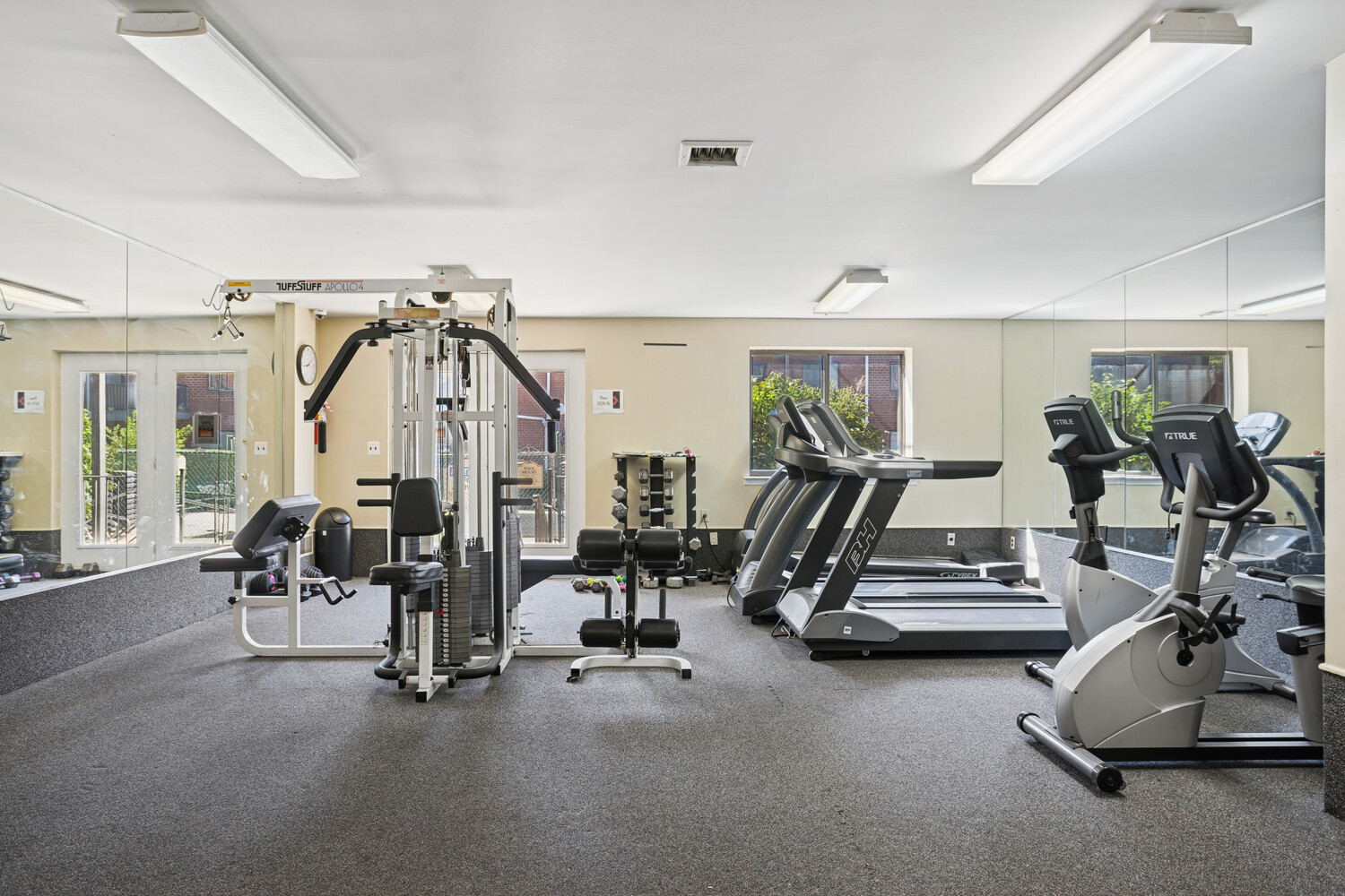 2812 E 27TH Street 204