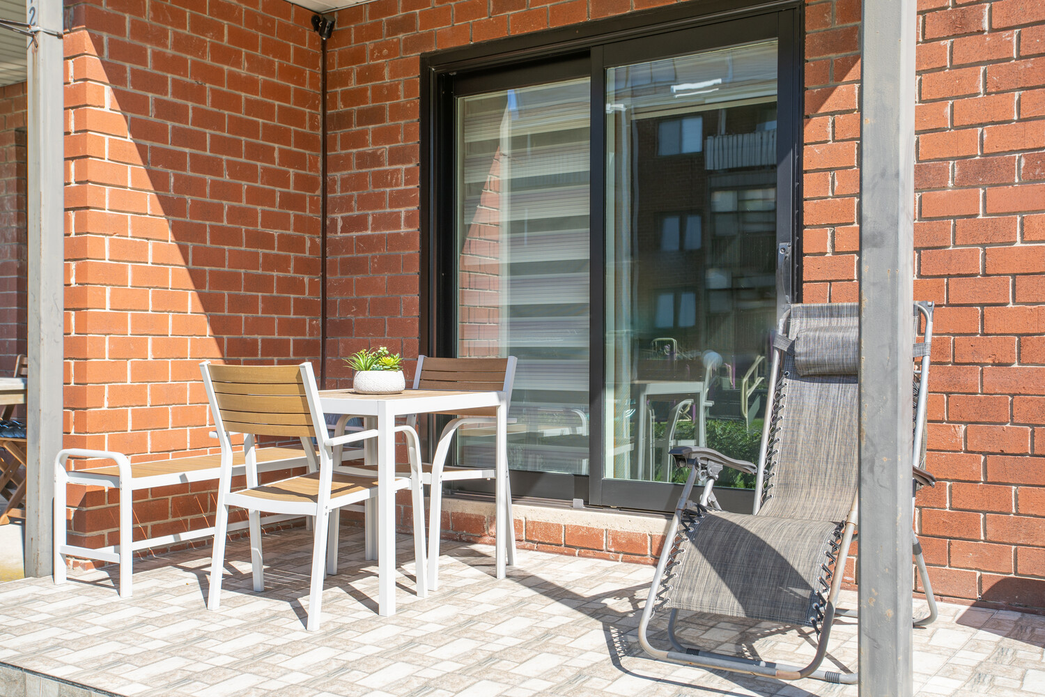 2812 E 27TH Street 204