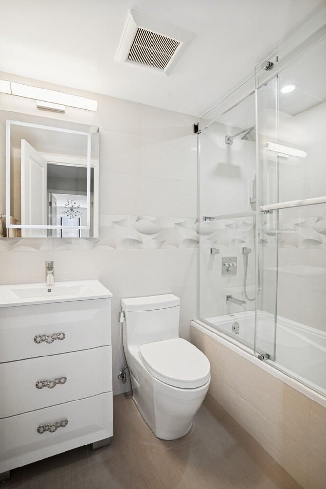 2812 E 27TH Street 204