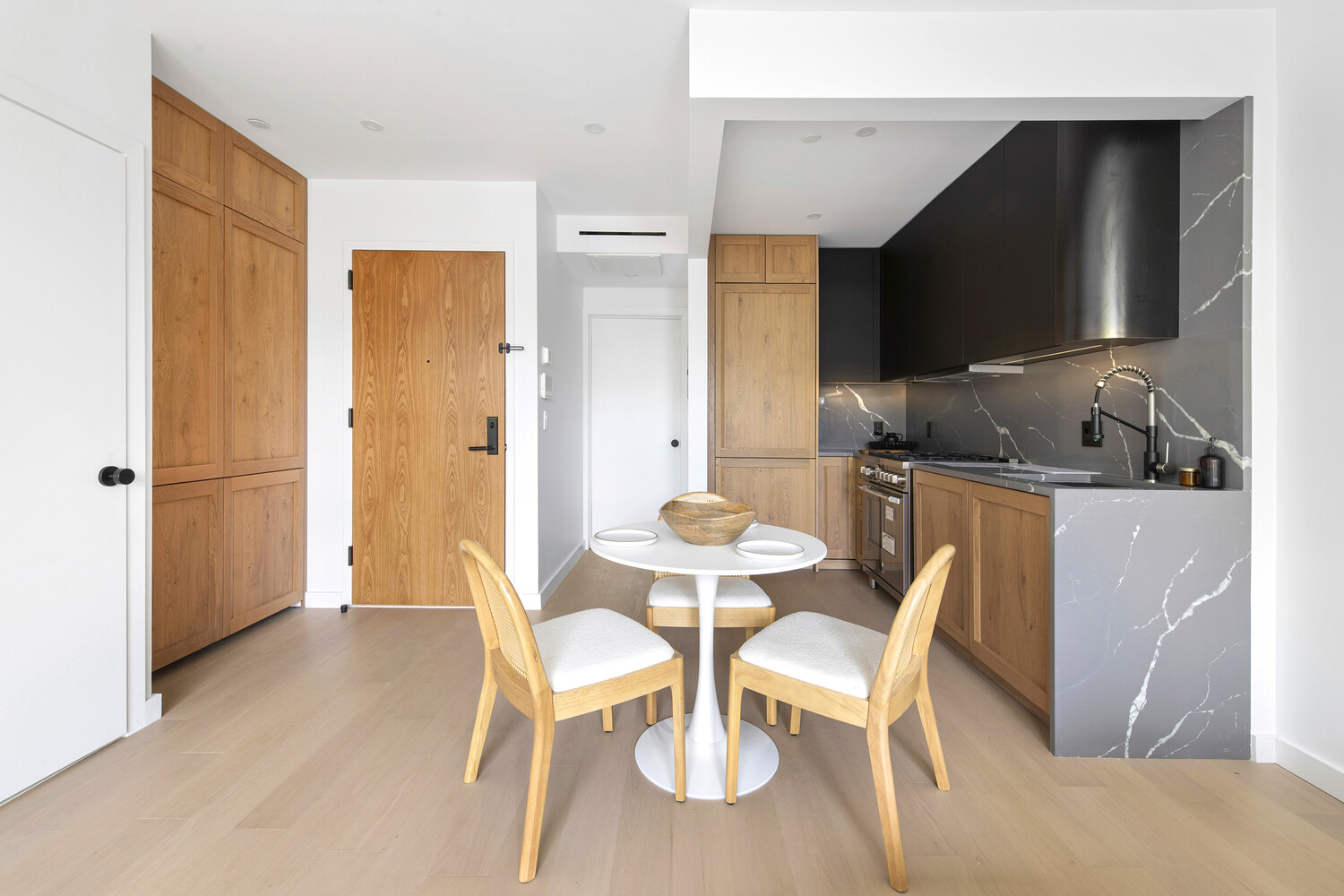 19 N HENRY Street 3A