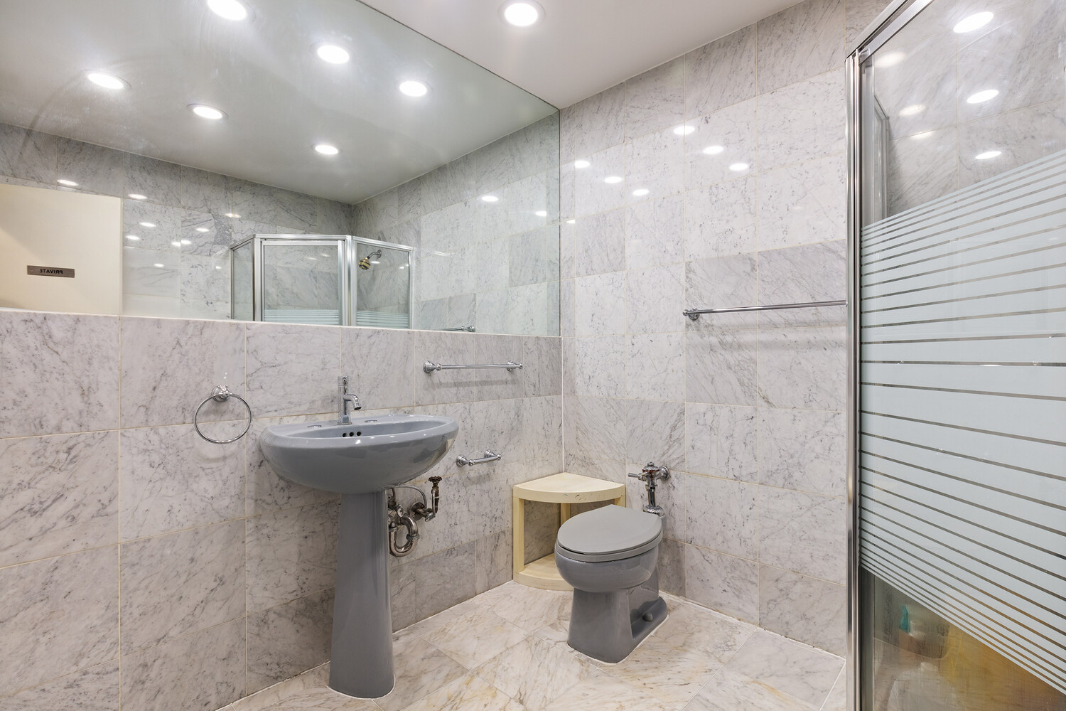 210 E 47TH Street 1AP