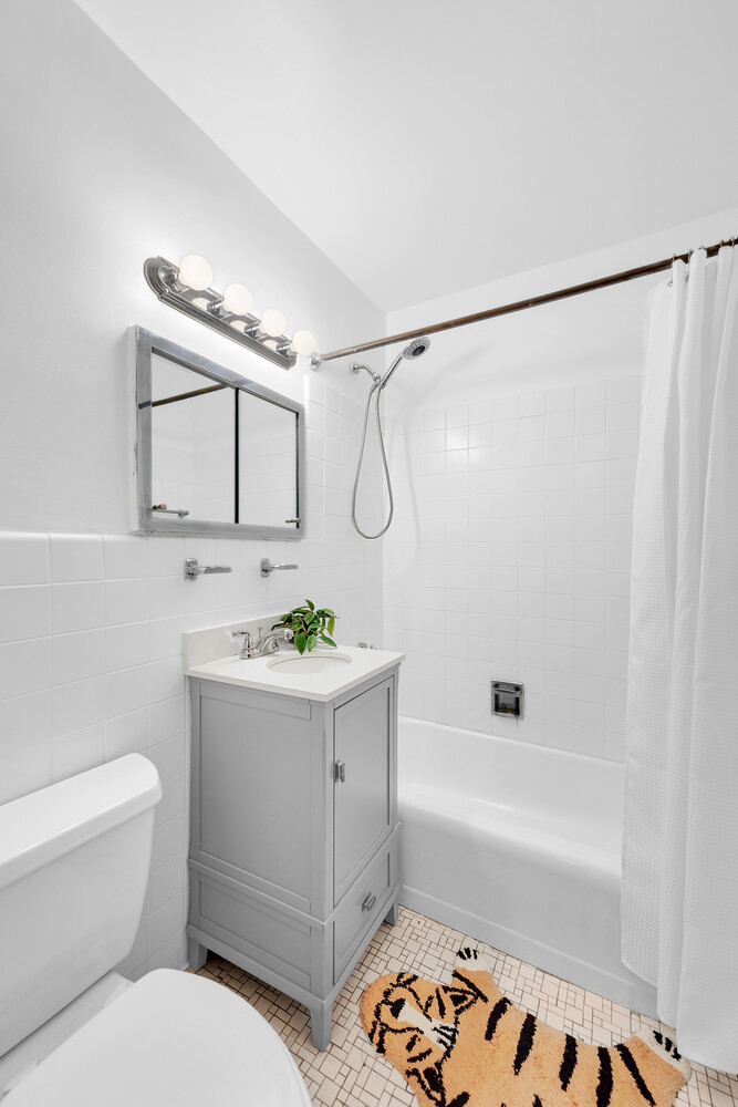 345 E 52ND Street 7B