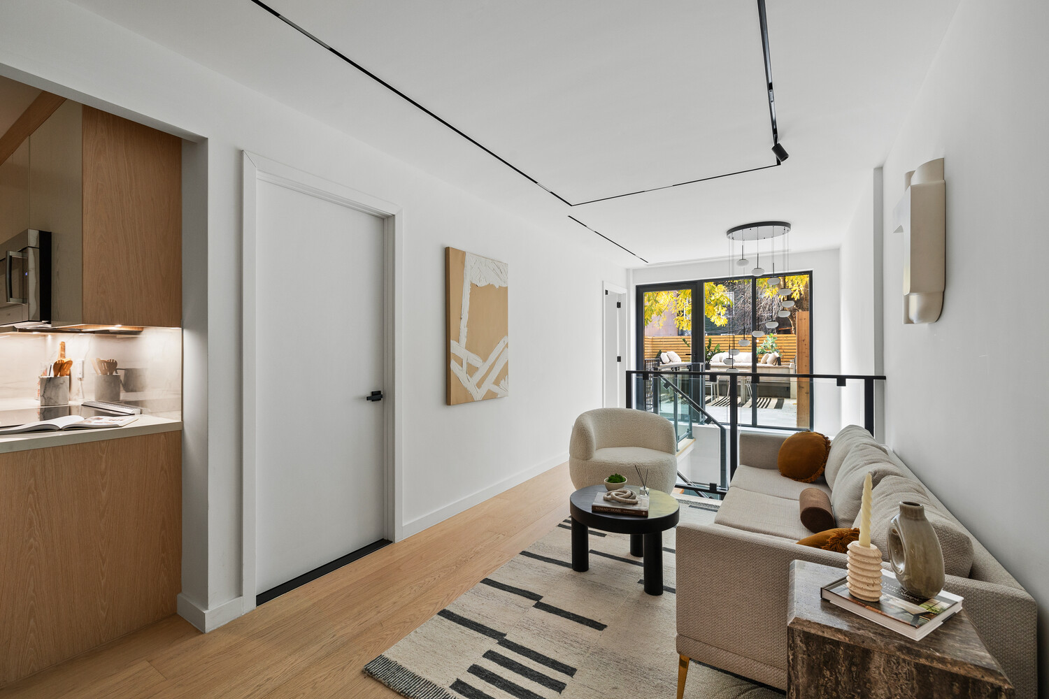 174 N 6TH Street TH1