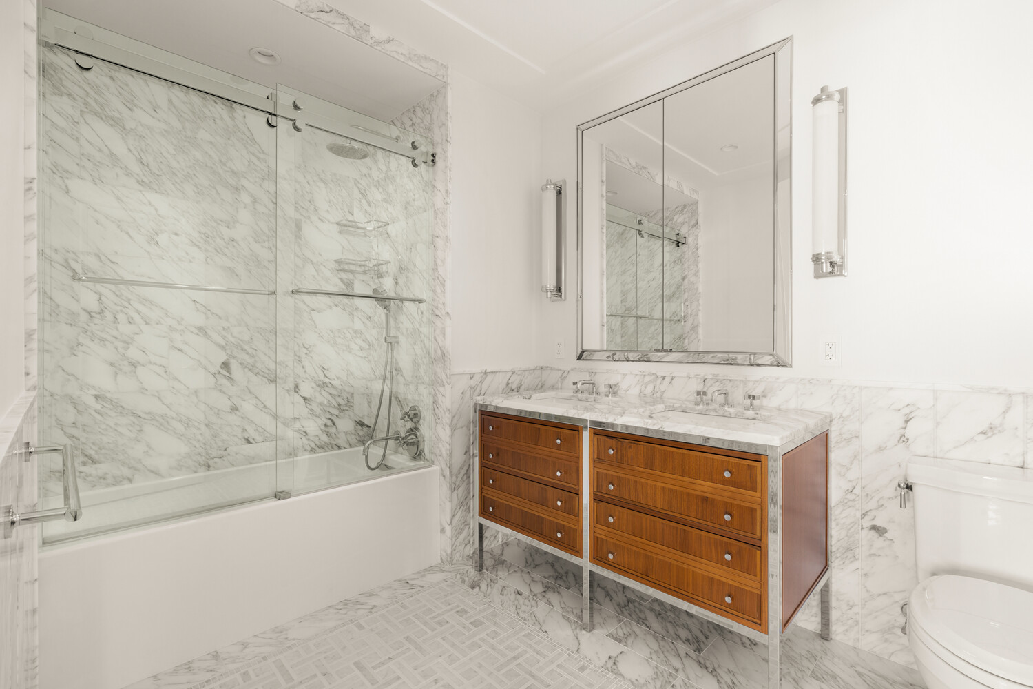 100 CLAREMONT Avenue 17C