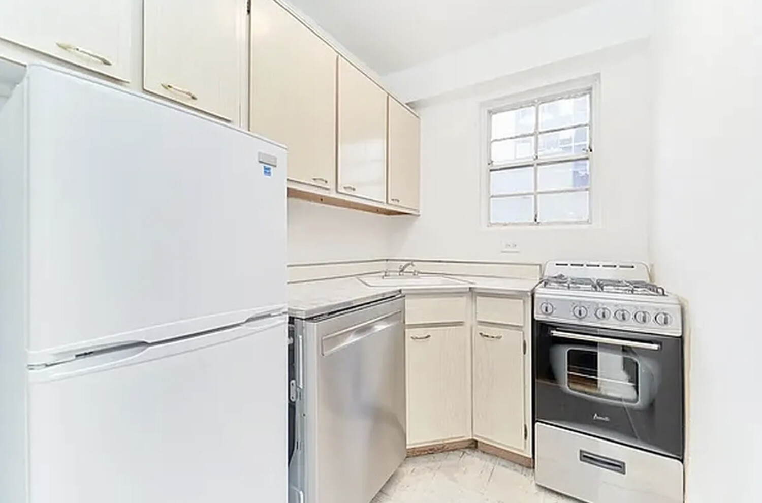 330 E 49TH Street 8K