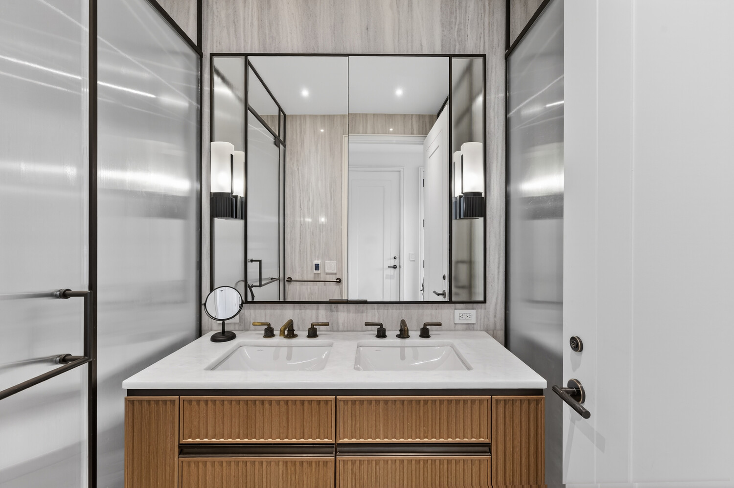 515 W 18TH Street 415