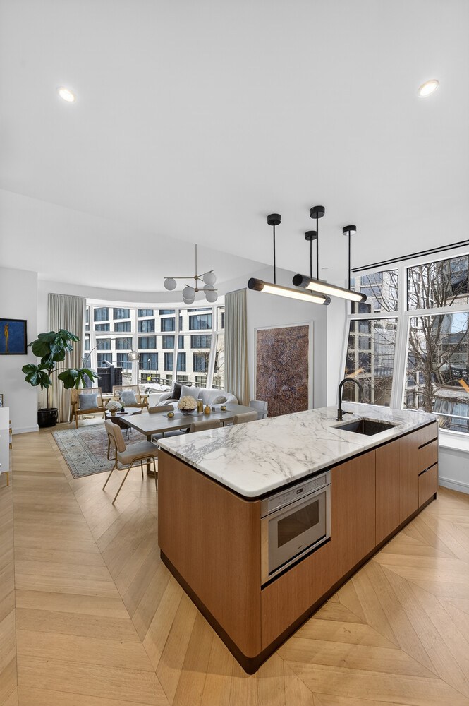 515 W 18TH Street 415