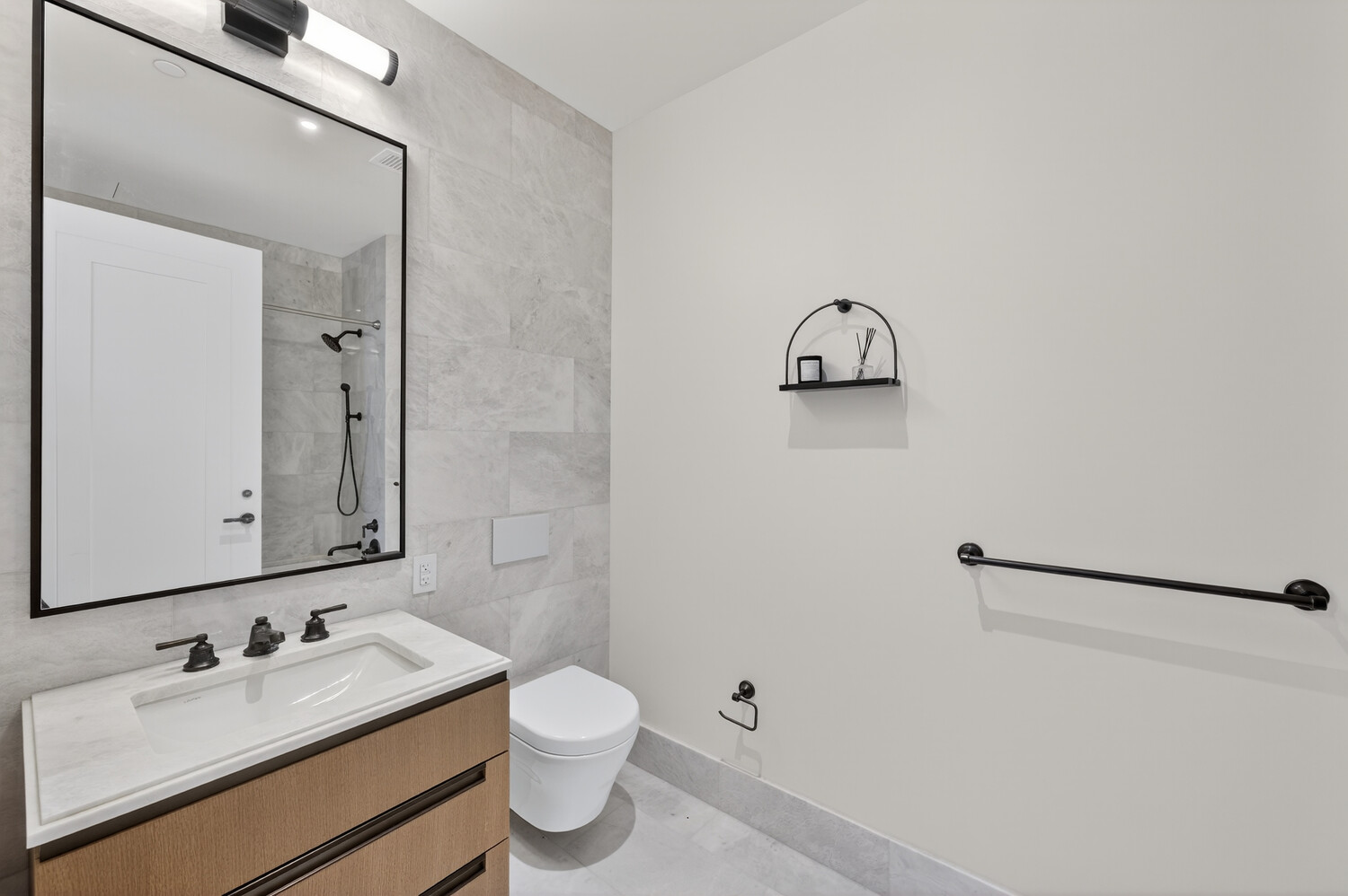 515 W 18TH Street 415