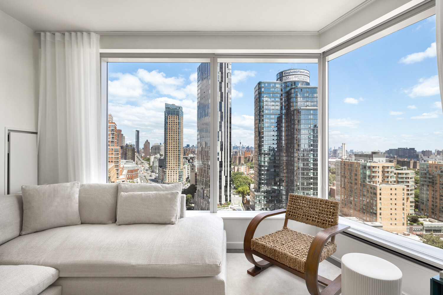 1 CITY Point 21E