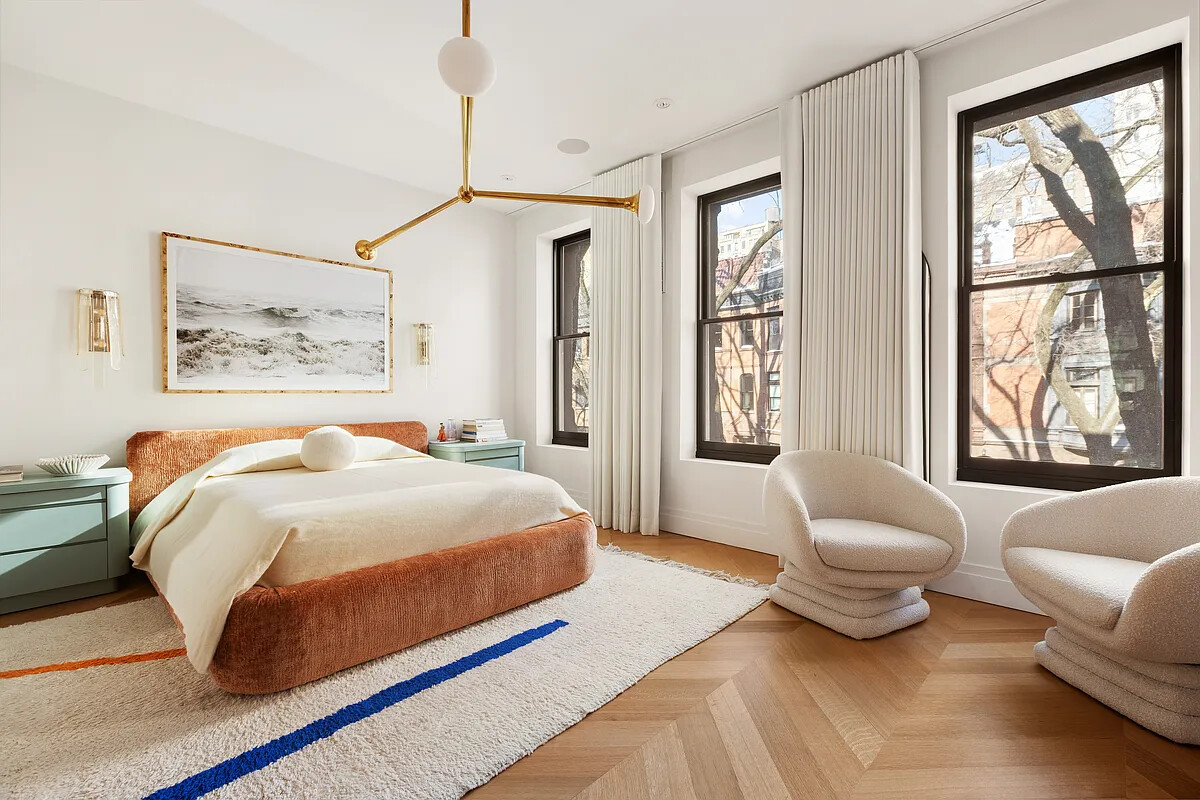 26 W 95TH Street