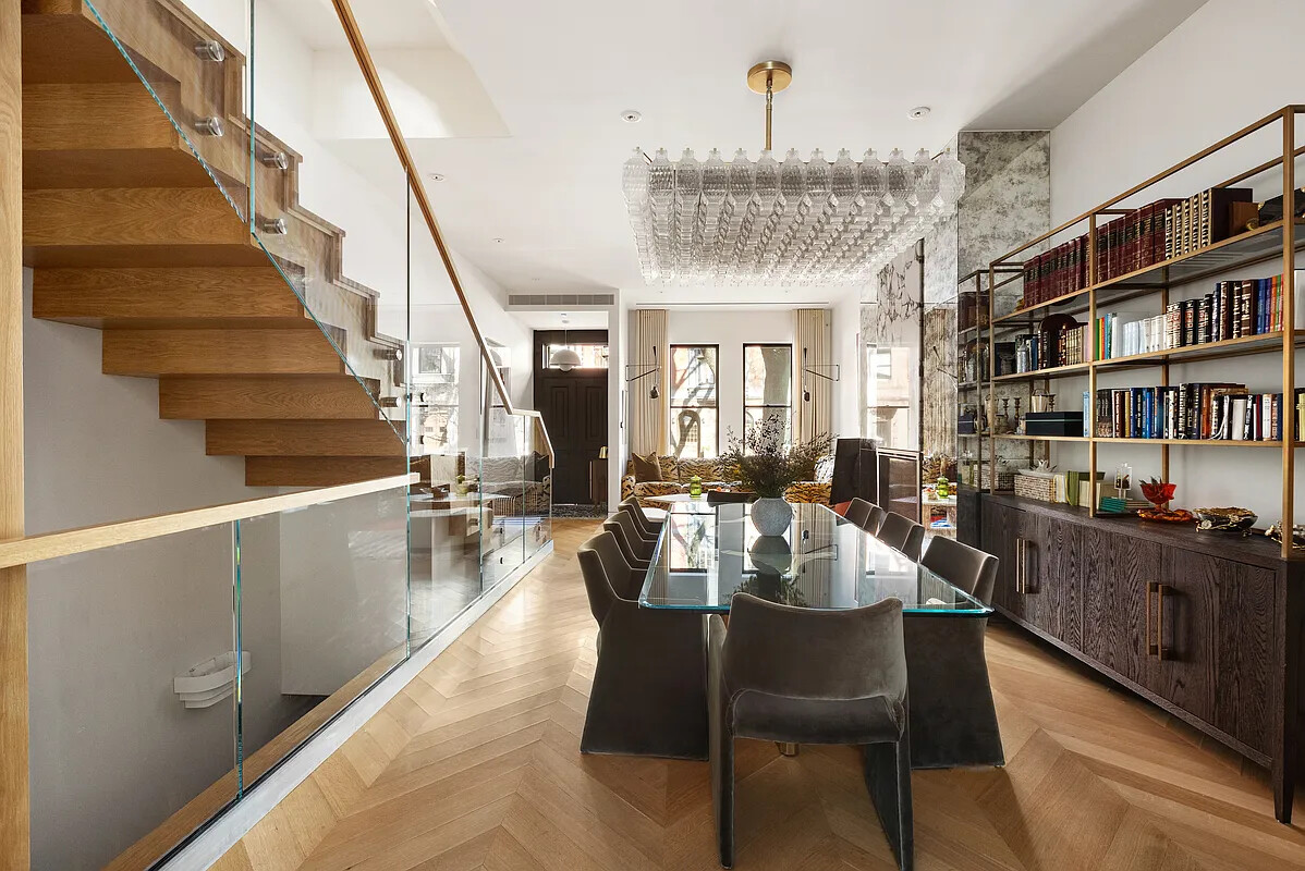 26 W 95TH Street