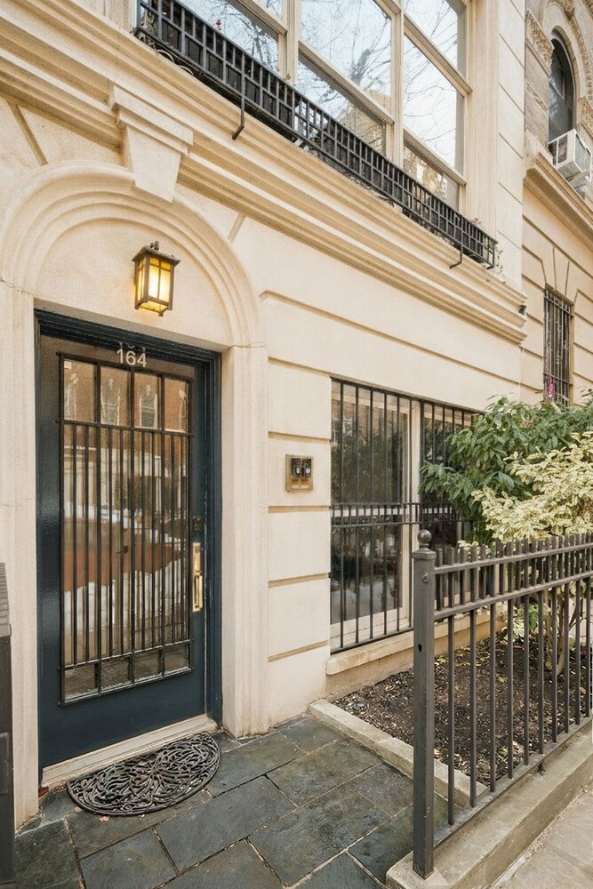 164 E 91ST Street