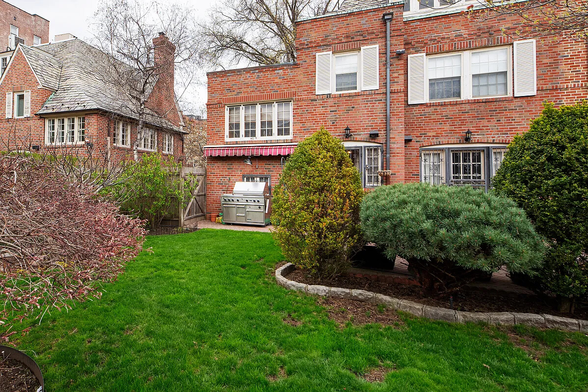 34-22 87TH Street