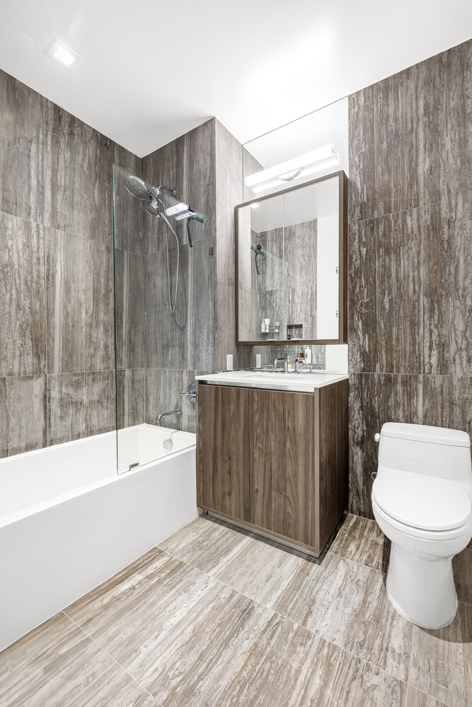 13-33 JACKSON Avenue 6F