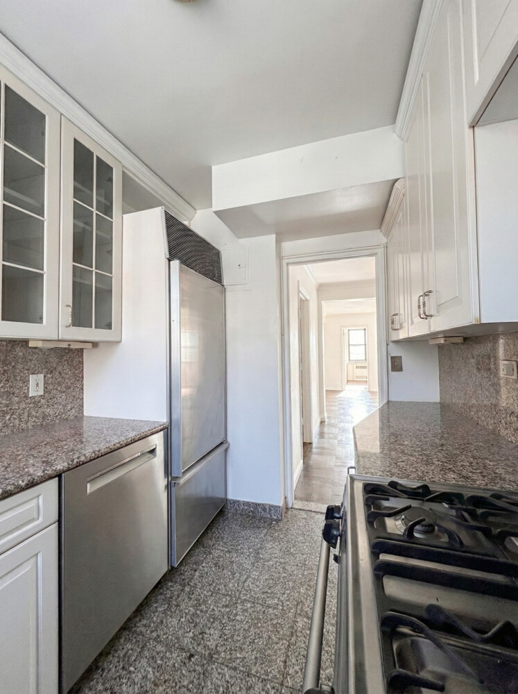 135 E 54TH Street 4E