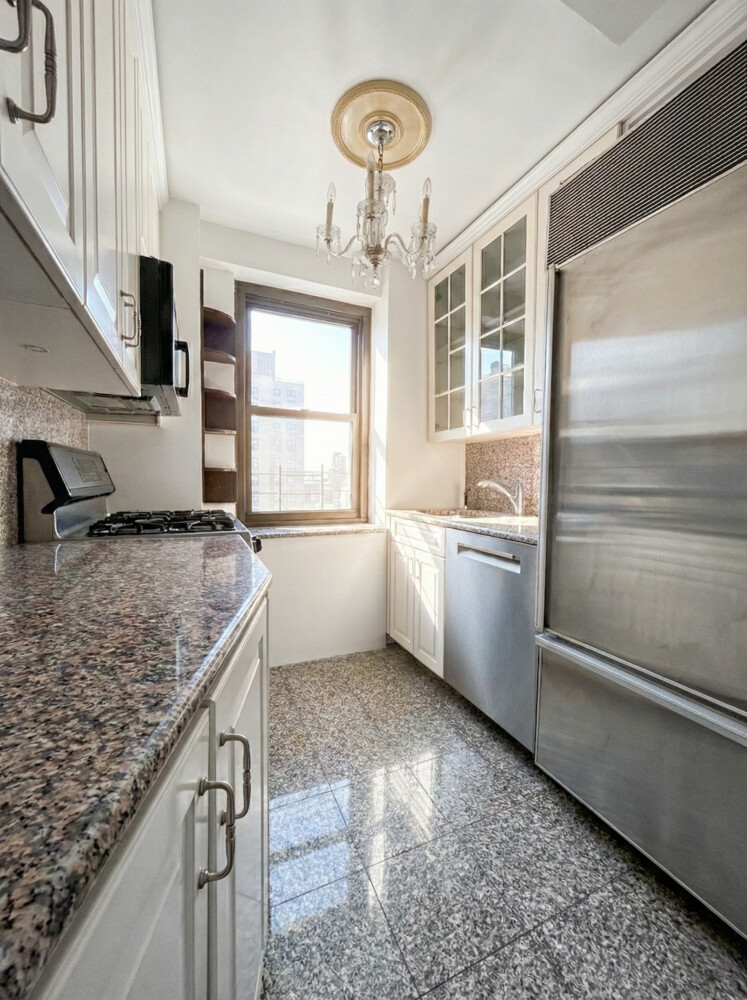 135 E 54TH Street 4E