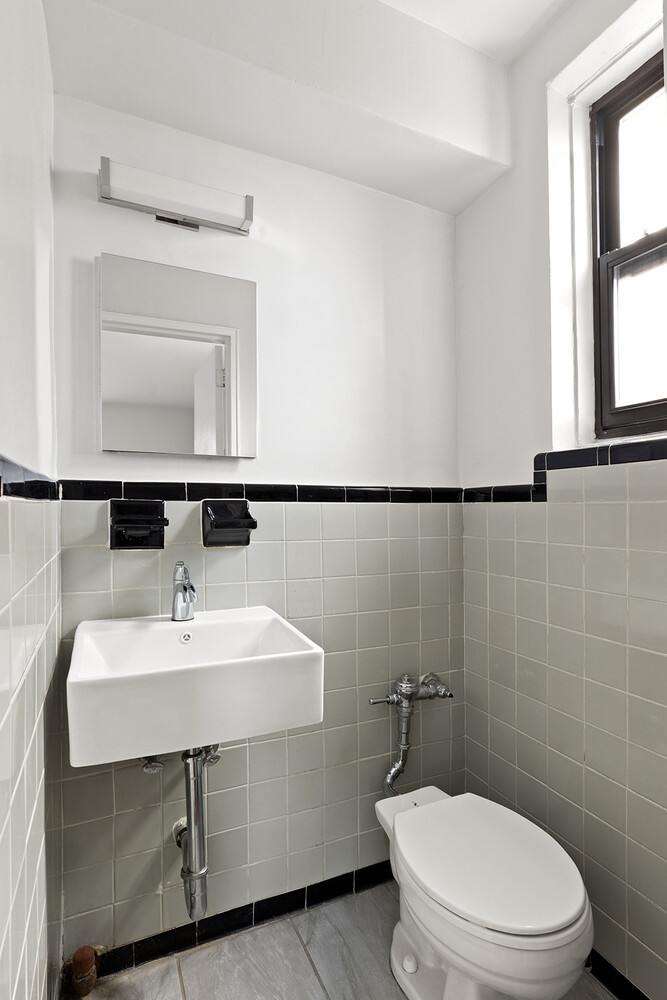 345 WEBSTER Avenue 4N