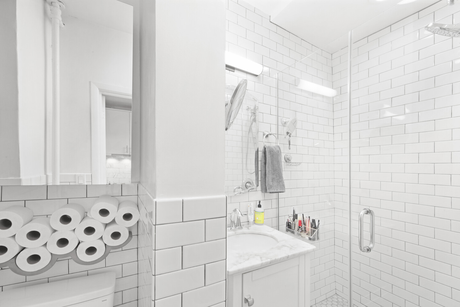 64 MACDOUGAL Street 13