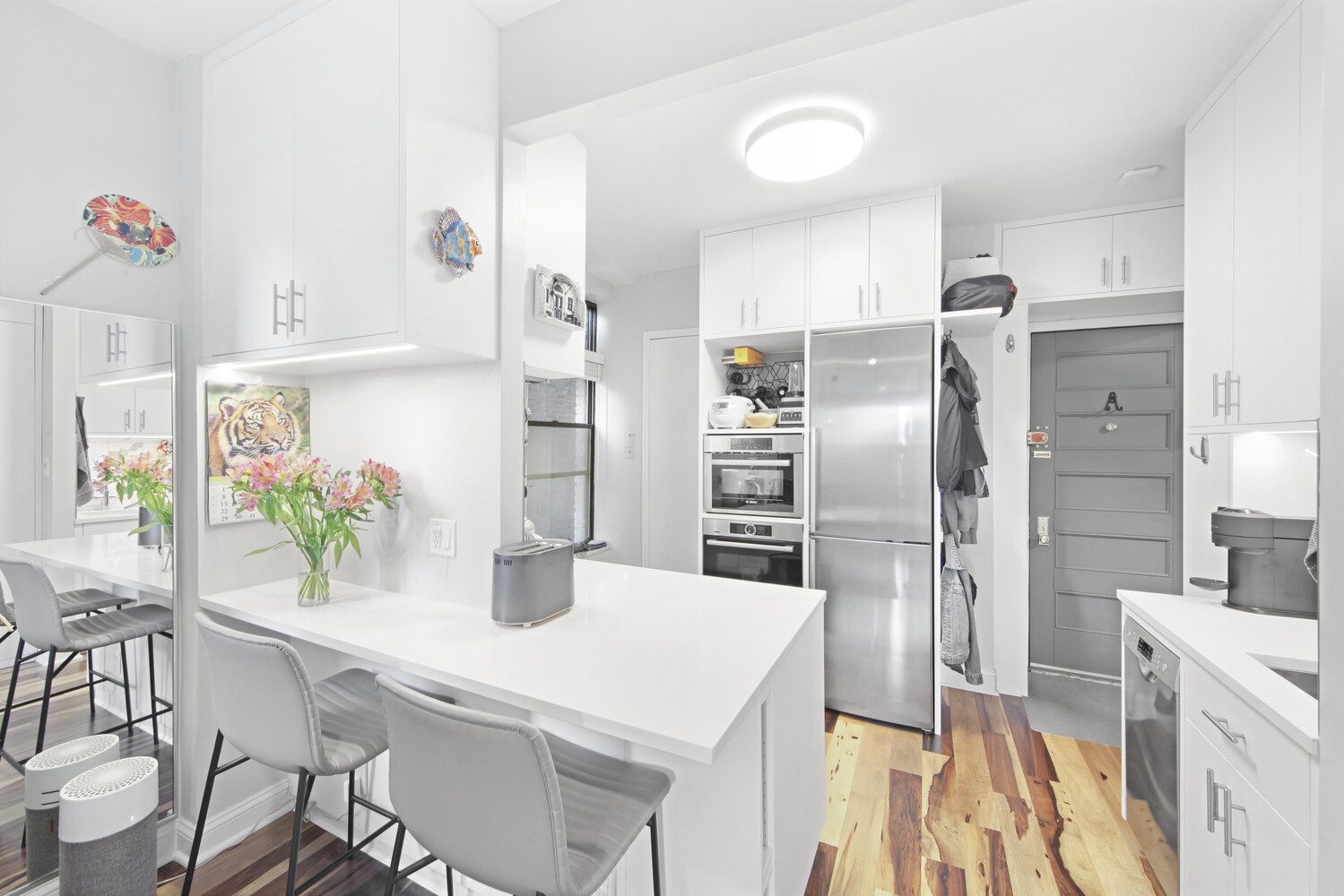 64 MACDOUGAL Street 13