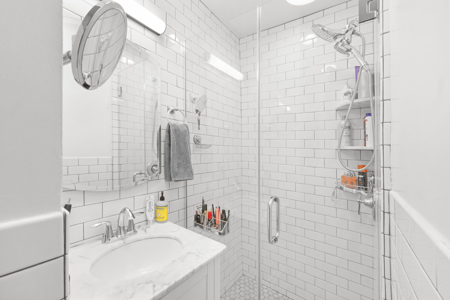 64 MACDOUGAL Street 13