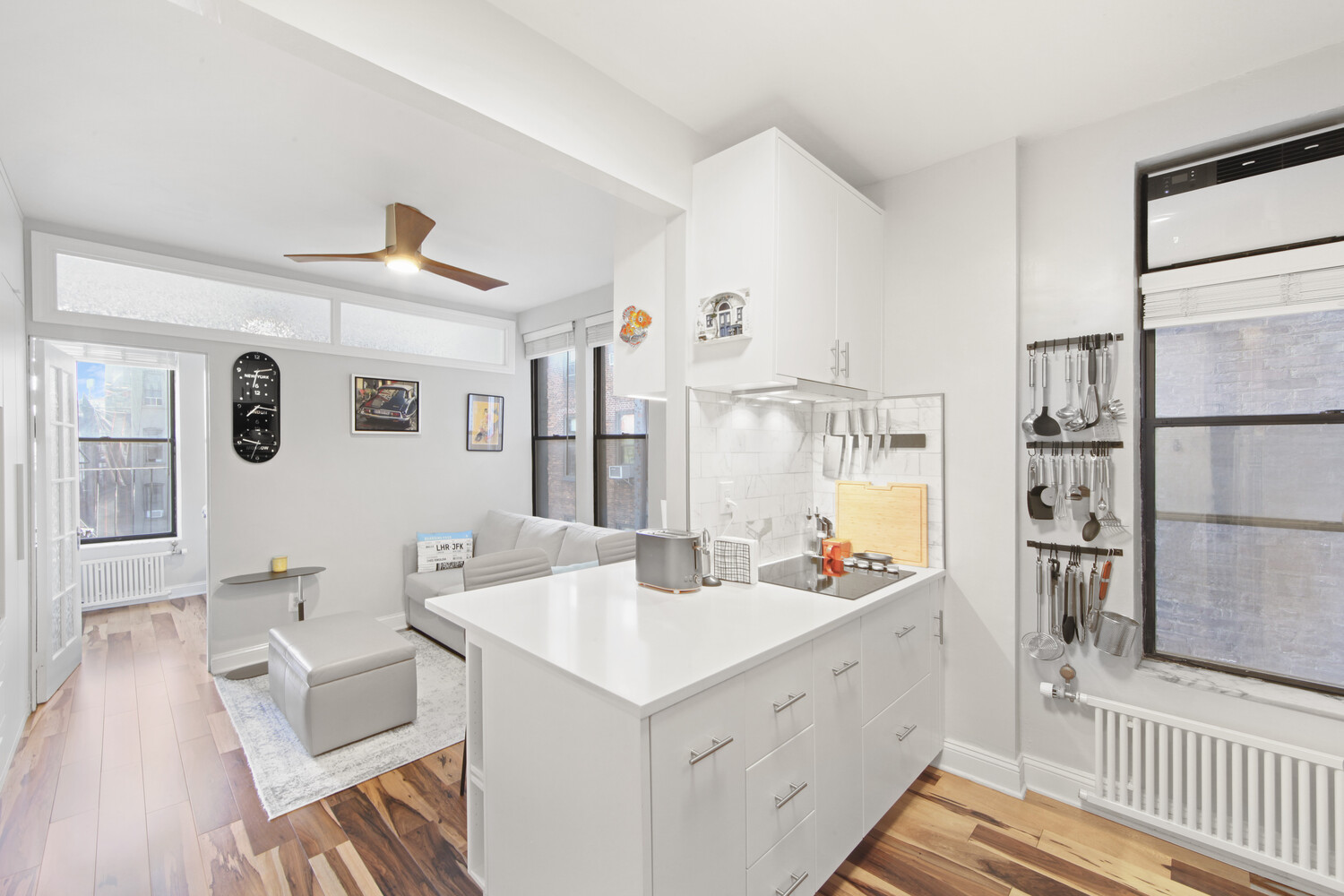 64 MACDOUGAL Street 13