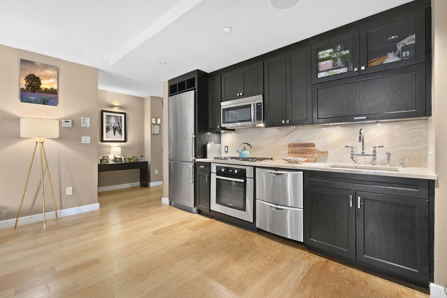 333 RECTOR Place 301